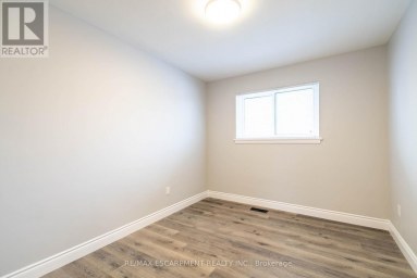 1 - 196 UPPER PARADISE ROAD Hamilton (Westcliffe) Ontario photo 13