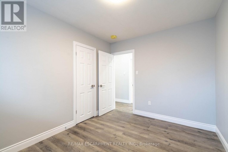 1 - 196 UPPER PARADISE ROAD, Hamilton (Westcliffe), Ontario, L9C5B9