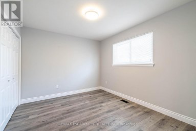 1 - 196 UPPER PARADISE ROAD Hamilton (Westcliffe) Ontario photo 15