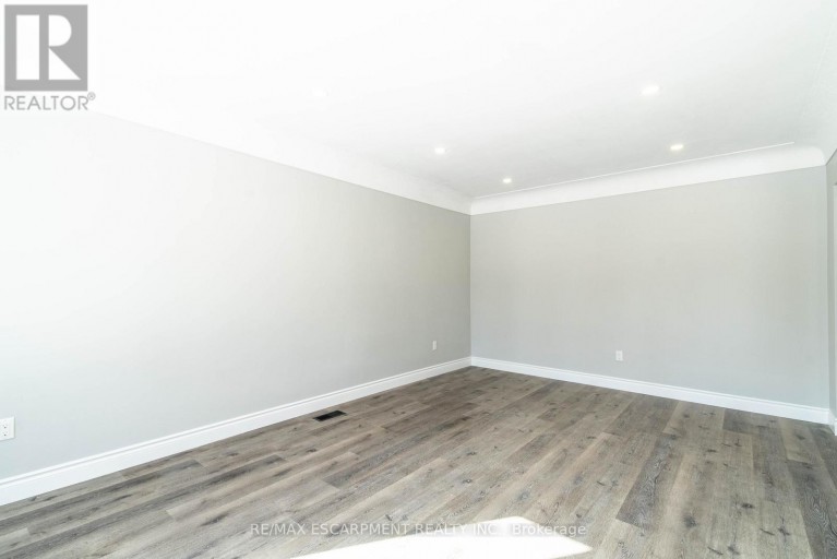 1 - 196 UPPER PARADISE ROAD, Hamilton (Westcliffe), Ontario, L9C5B9
