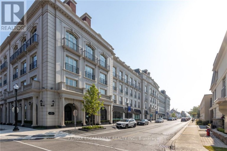 PH1 - 300 RANDALL STREET, Oakville (OO Old Oakville), Ontario, L6J0G2