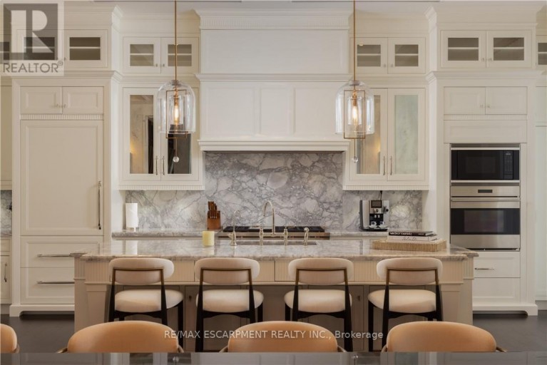 PH1 - 300 RANDALL STREET, Oakville (OO Old Oakville), Ontario, L6J0G2
