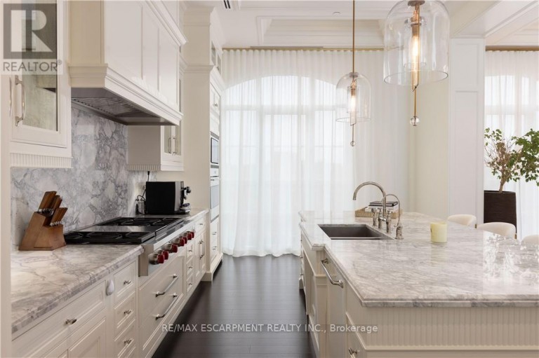 PH1 - 300 RANDALL STREET, Oakville (OO Old Oakville), Ontario, L6J0G2