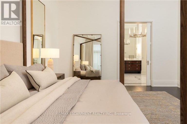 PH1 - 300 RANDALL STREET, Oakville (OO Old Oakville), Ontario, L6J0G2