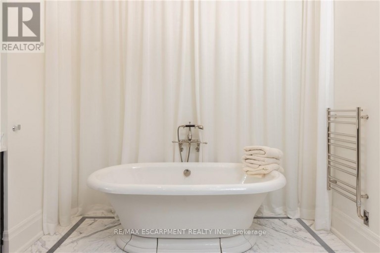PH1 - 300 RANDALL STREET, Oakville (OO Old Oakville), Ontario, L6J0G2