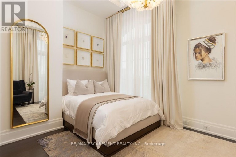 PH1 - 300 RANDALL STREET, Oakville (OO Old Oakville), Ontario, L6J0G2