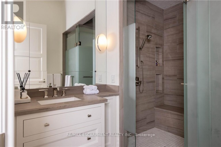 PH1 - 300 RANDALL STREET, Oakville (OO Old Oakville), Ontario, L6J0G2