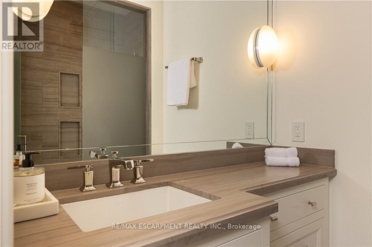 PH1 - 300 RANDALL STREET, Oakville (OO Old Oakville), Ontario, L6J0G2