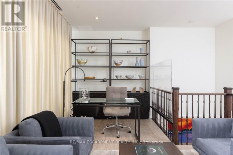 PH1 - 300 RANDALL STREET, Oakville (OO Old Oakville), Ontario, L6J0G2