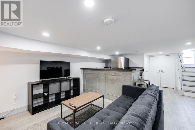 BSMT - 668 INDIAN ROAD, Toronto (High Park North), Ontario, M6P2C9