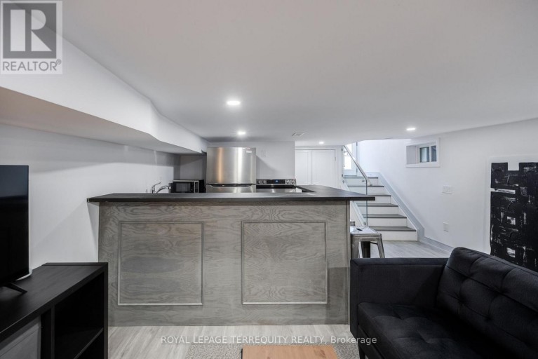BSMT - 668 INDIAN ROAD, Toronto (High Park North), Ontario, M6P2C9