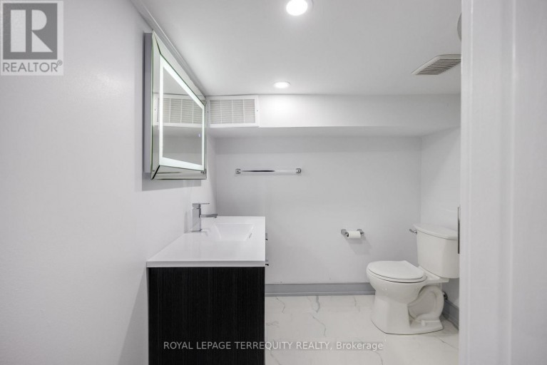 BSMT - 668 INDIAN ROAD, Toronto (High Park North), Ontario, M6P2C9