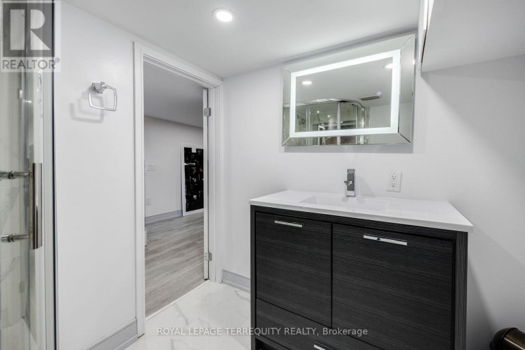 BSMT - 668 INDIAN ROAD, Toronto (High Park North), Ontario, M6P2C9