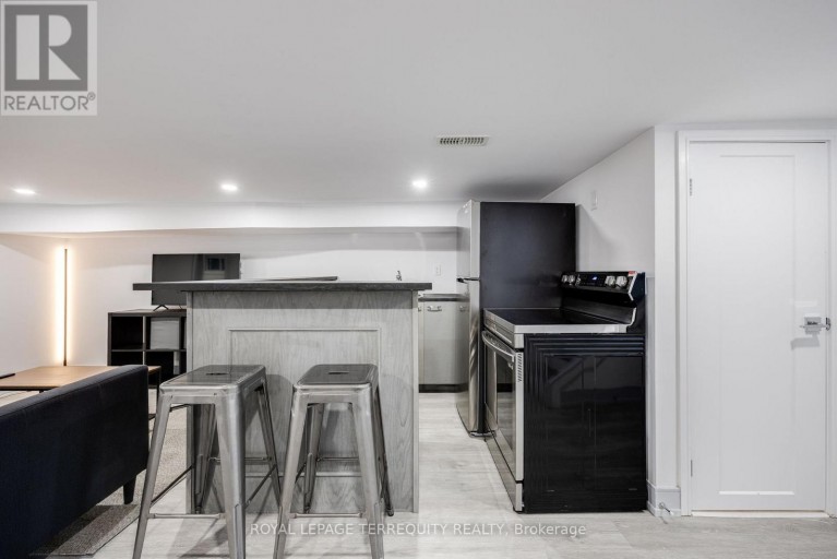 BSMT - 668 INDIAN ROAD, Toronto (High Park North), Ontario, M6P2C9