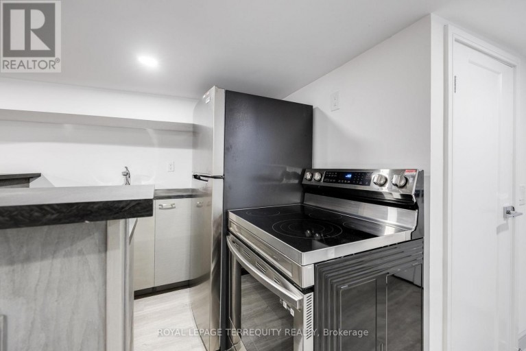 BSMT - 668 INDIAN ROAD, Toronto (High Park North), Ontario, M6P2C9