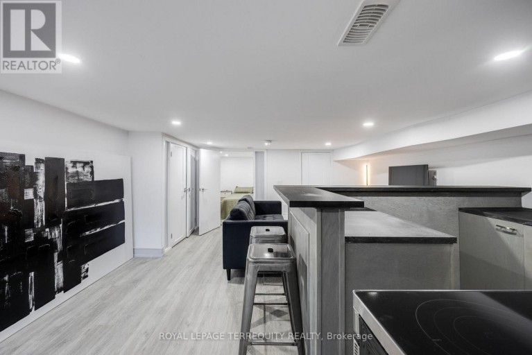 BSMT - 668 INDIAN ROAD, Toronto (High Park North), Ontario, M6P2C9
