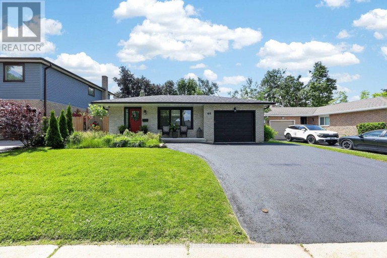 49 BELCOURT AVENUE, Barrie (Grove East), Ontario, L4M4E5
