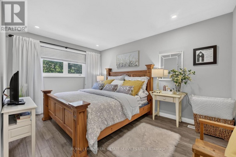 49 BELCOURT AVENUE, Barrie (Grove East), Ontario, L4M4E5