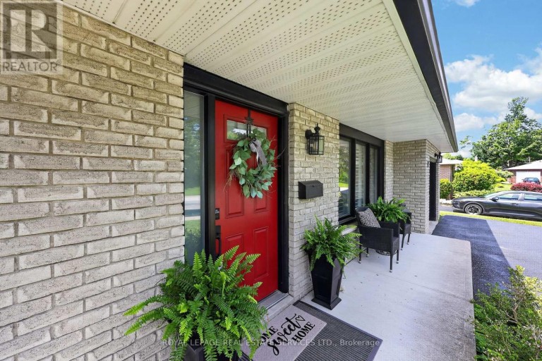 49 BELCOURT AVENUE, Barrie (Grove East), Ontario, L4M4E5