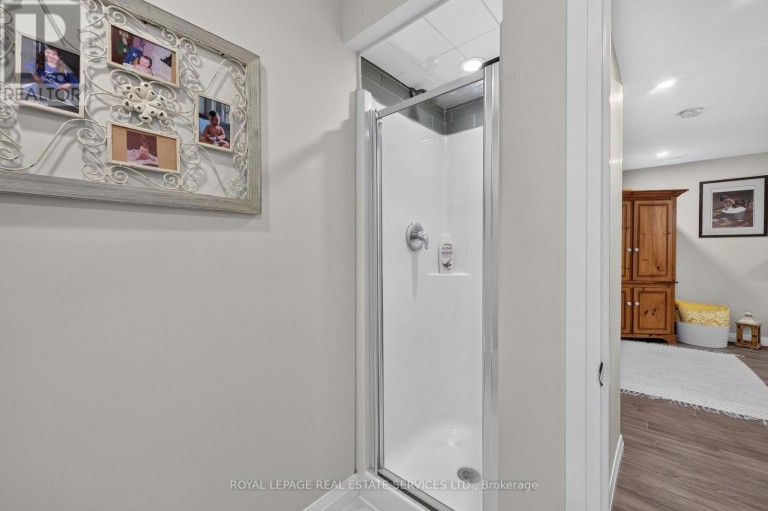 49 BELCOURT AVENUE, Barrie (Grove East), Ontario, L4M4E5