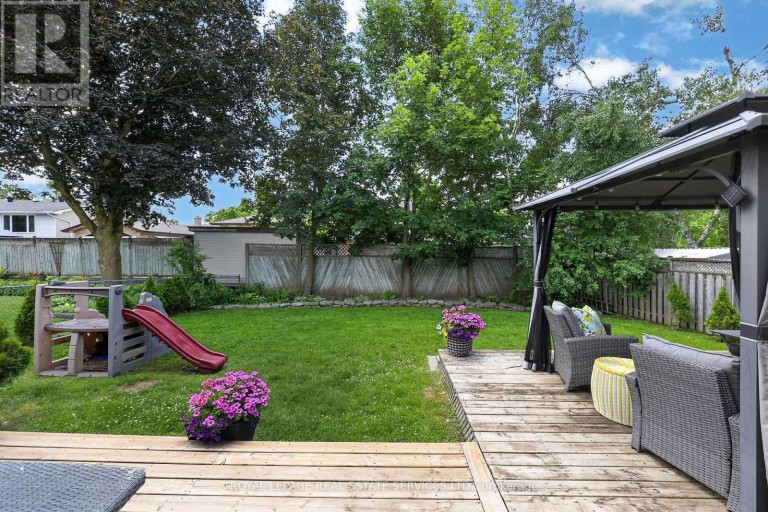 49 BELCOURT AVENUE, Barrie (Grove East), Ontario, L4M4E5