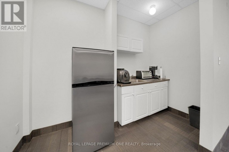 29 - 1 WHITMORE ROAD, Vaughan (Pine Valley Business Park), Ontario, L4L8G4