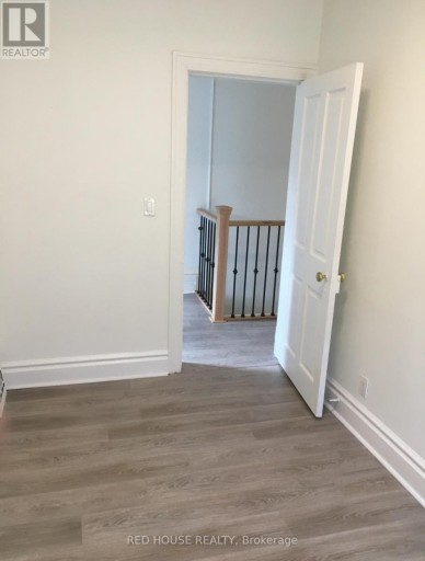 B - 323 WOOLWICH STREET, Guelph (Exhibition Park), Ontario, N1H3W4
