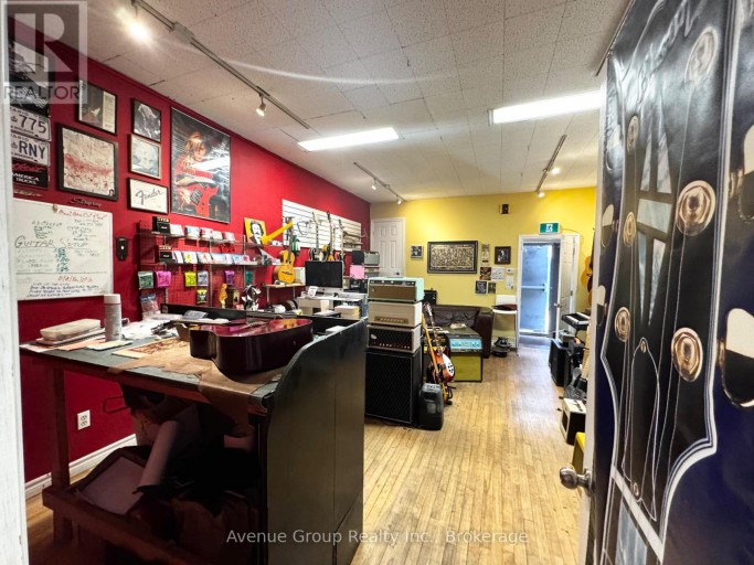 1612 QUEEN STREET W, Toronto (Roncesvalles), Ontario, M6R1A8