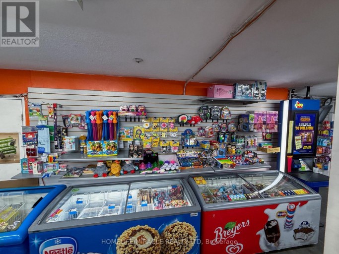 2170 SHEROBEE ROAD, Mississauga (Cooksville), Ontario, L5A3P8