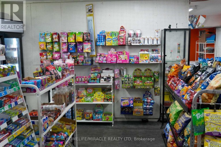 2170 SHEROBEE ROAD, Mississauga (Cooksville), Ontario, L5A3P8