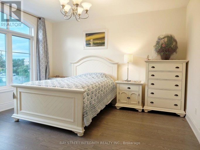 211 HILLSVIEW DRIVE, Richmond Hill (Observatory), Ontario, L4C4L8