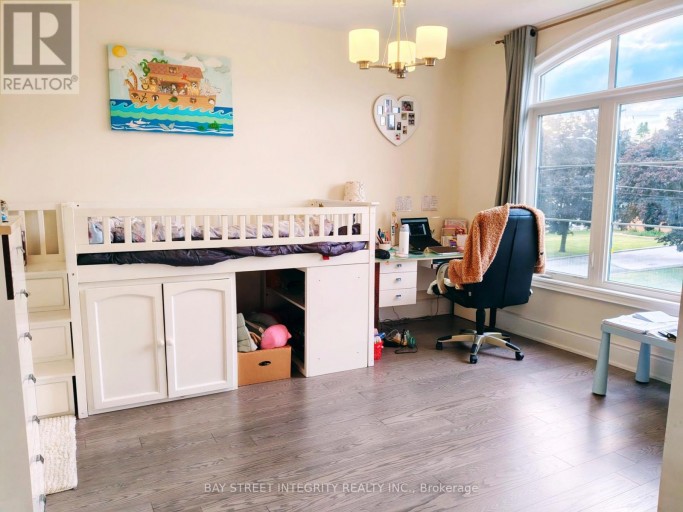 211 HILLSVIEW DRIVE, Richmond Hill (Observatory), Ontario, L4C4L8