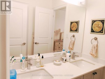211 HILLSVIEW DRIVE Richmond Hill (Observatory) Ontario photo 16