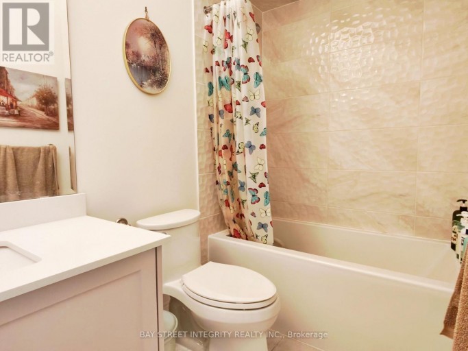 211 HILLSVIEW DRIVE, Richmond Hill (Observatory), Ontario, L4C4L8