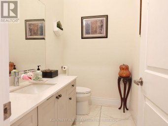 211 HILLSVIEW DRIVE Richmond Hill (Observatory) Ontario photo 18
