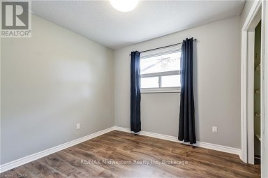480 CAVAN STREET Minto Ontario photo 31