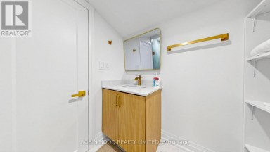 GARDEN SUITE - 8 LAXTON AVENUE Toronto (South Parkdale) Ontario photo 15