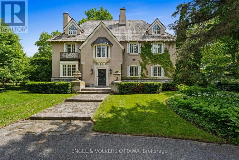 218 COLTRIN ROAD, Ottawa, Ontario, K1M0A6 (ID X13461368)