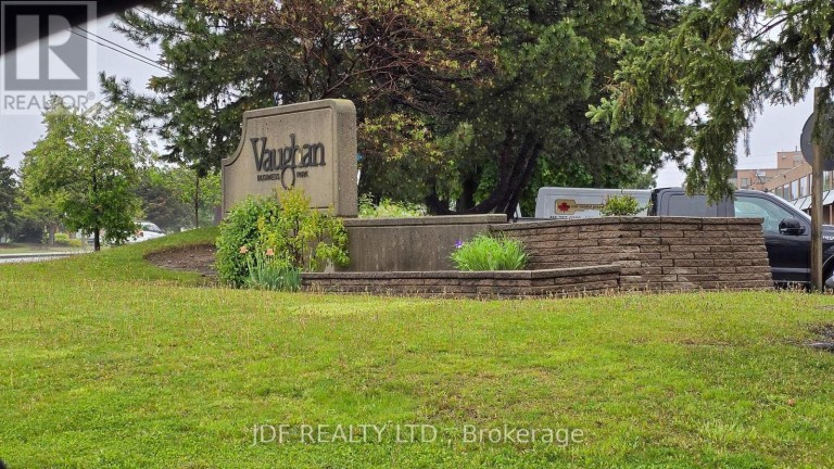 15 - 665 MILLWAY AVENUE, Vaughan (Concord), Ontario, L4K3T8
