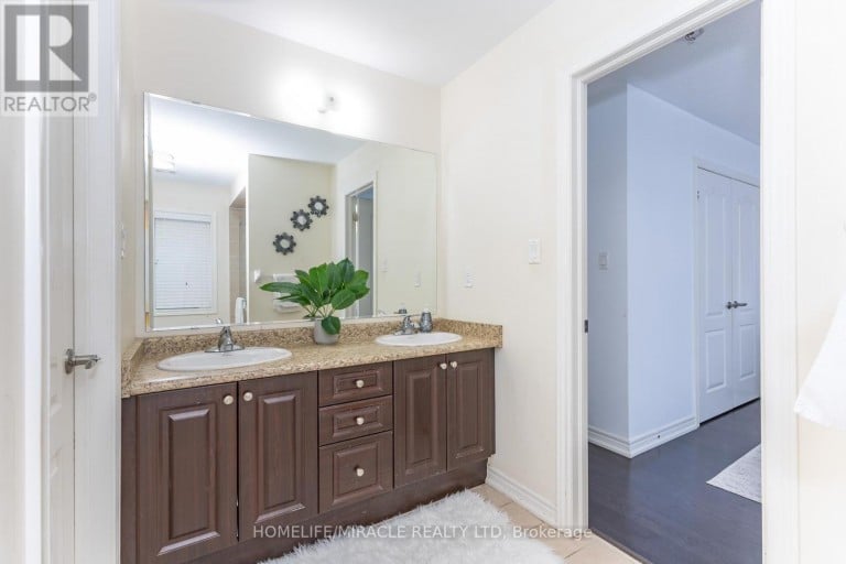 180 BONNIE BRAES DRIVE, Brampton (Credit Valley), Ontario, L6Y5Y7