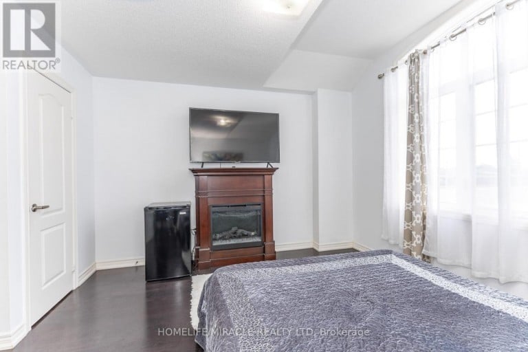 180 BONNIE BRAES DRIVE, Brampton (Credit Valley), Ontario, L6Y5Y7
