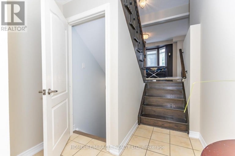 180 BONNIE BRAES DRIVE, Brampton (Credit Valley), Ontario, L6Y5Y7