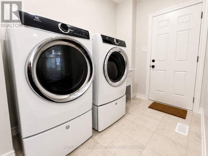 1320 BLACKMORE STREET, Innisfil (Alcona), Ontario, L9S0J8