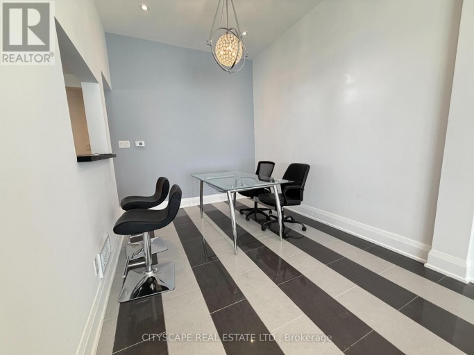 UPPER - 135 BONHAM BOULEVARD, Mississauga (Streetsville), Ontario, L5M1C8