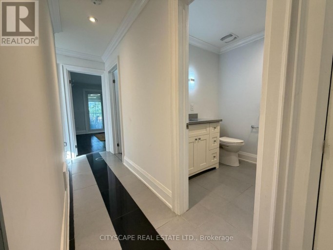 UPPER - 135 BONHAM BOULEVARD, Mississauga (Streetsville), Ontario, L5M1C8