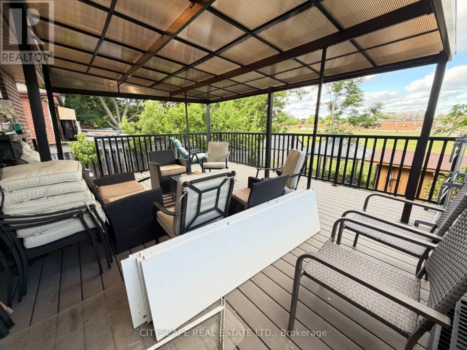 UPPER - 135 BONHAM BOULEVARD, Mississauga (Streetsville), Ontario, L5M1C8