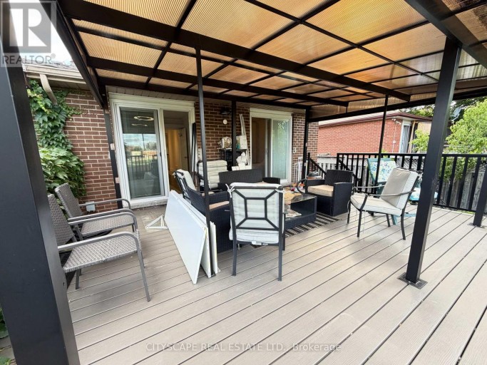 UPPER - 135 BONHAM BOULEVARD, Mississauga (Streetsville), Ontario, L5M1C8