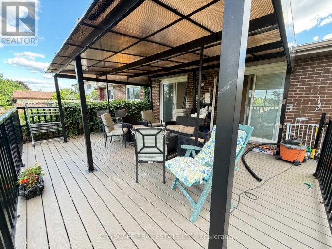 UPPER - 135 BONHAM BOULEVARD, Mississauga (Streetsville), Ontario, L5M1C8