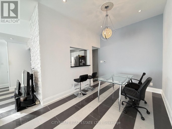 UPPER - 135 BONHAM BOULEVARD, Mississauga (Streetsville), Ontario, L5M1C8