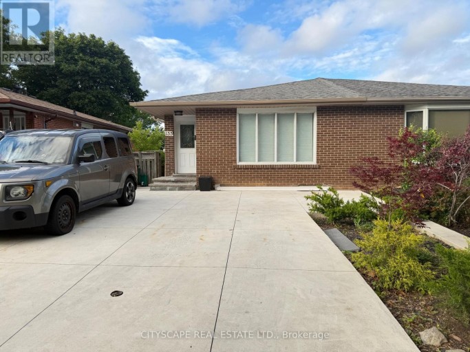 UPPER - 135 BONHAM BOULEVARD, Mississauga (Streetsville), Ontario, L5M1C8